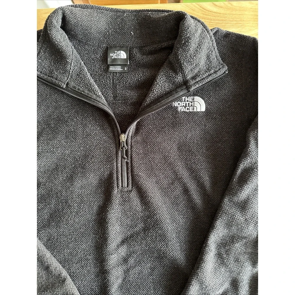 The North Face Men's‎ Black 1/4 Zip Pullover Size Medium